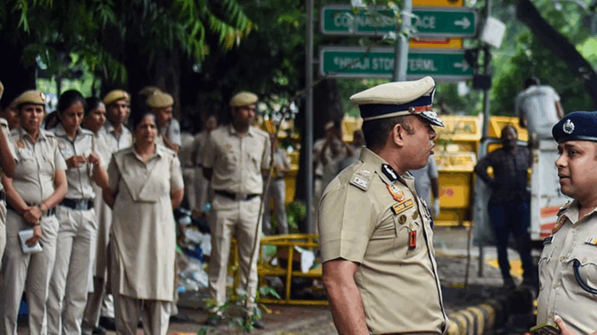 Delhi Police Refutes Viral Claim of Miscarriage During Protest
