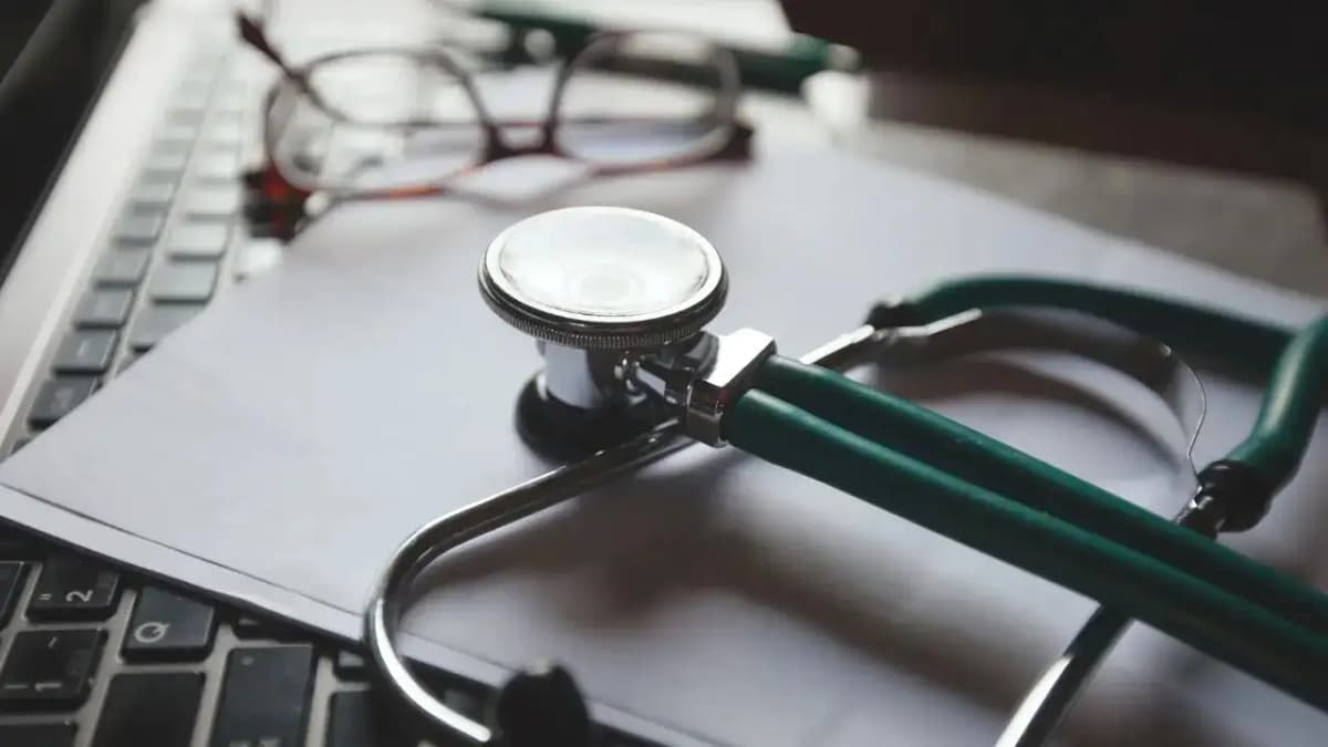 Maharashtra Abolishes One-Year Bond Service for MBBS Graduates