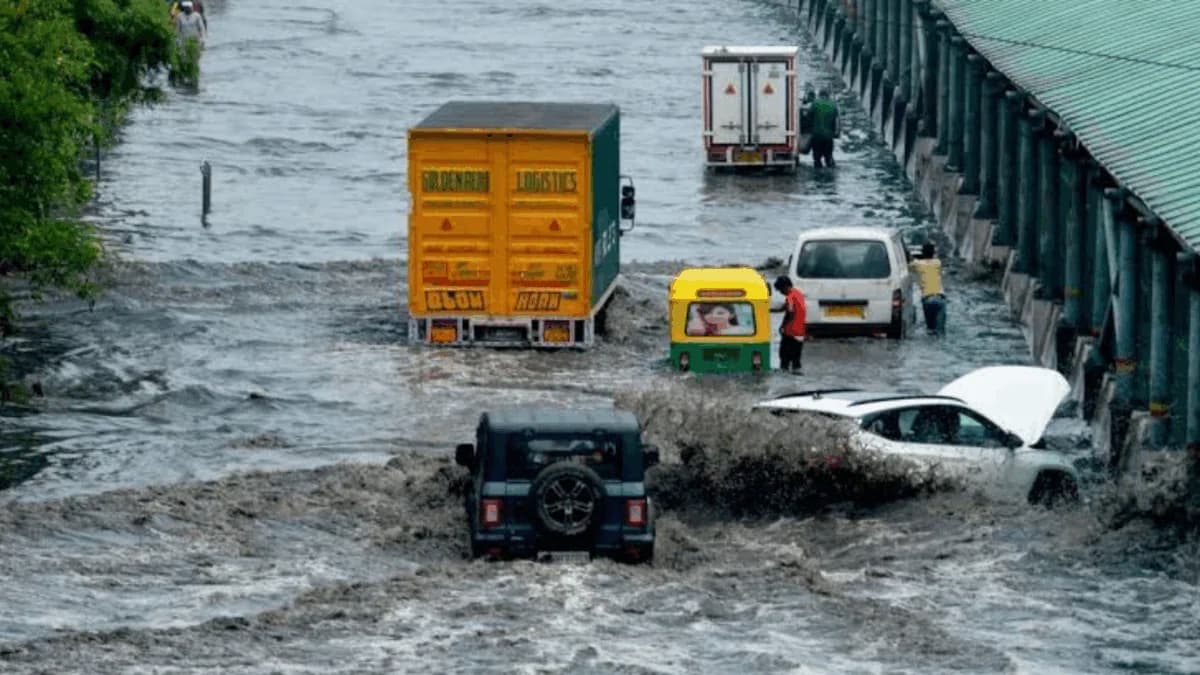 Heavy Rain Hits Gurugram and Delhi, Flight Operations Unaffected