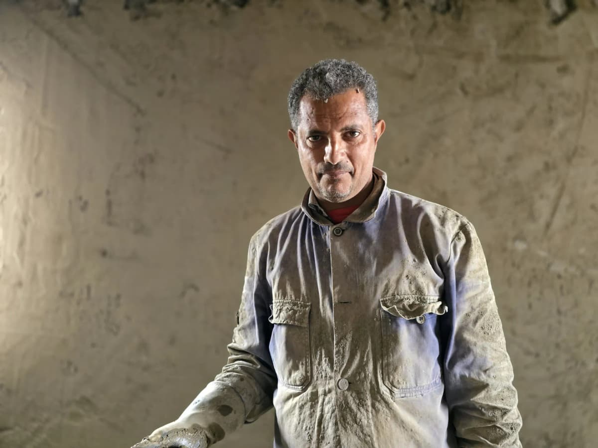 Yemeni Laborers Struggle as Fuel Prices Surge Amid Regional Conflict