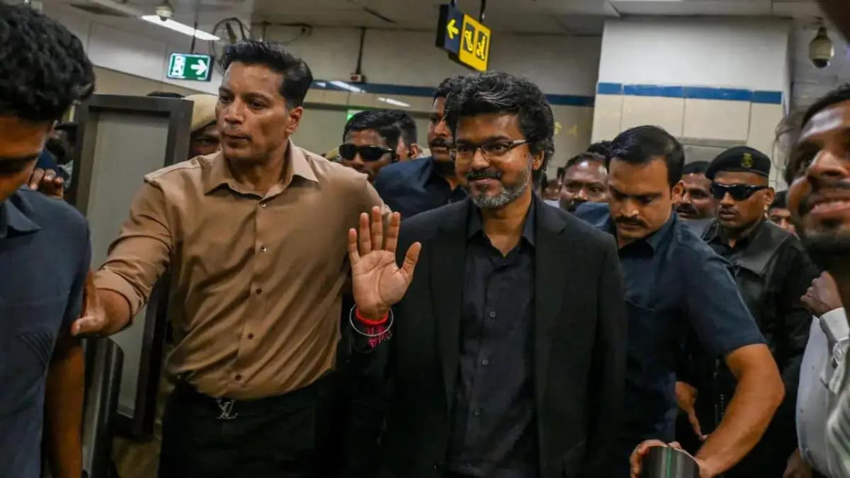 Tamil Nadu Chief Minister Vijay Inspects Metro, Receives Warm Welcome