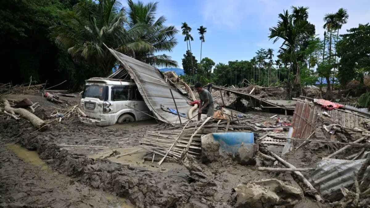 Amit Shah Assesses Assam Flood Crisis Amid Ongoing Recovery Efforts