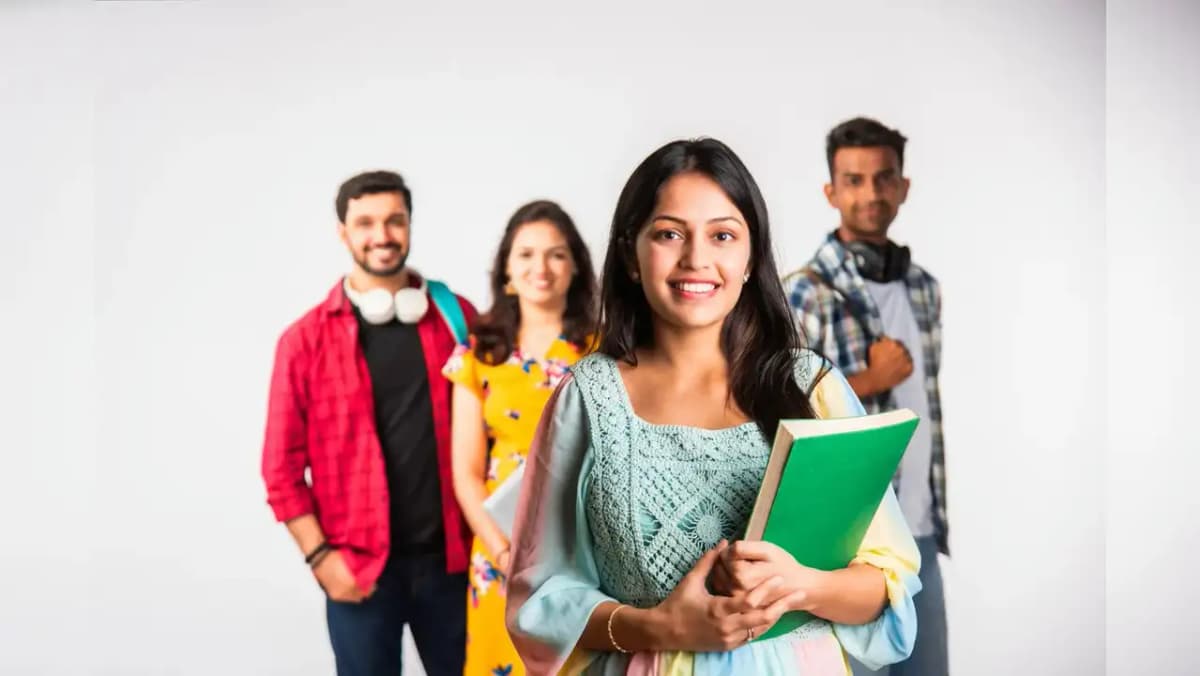 West Bengal Unveils Smart Classrooms and AI Initiatives for Schools