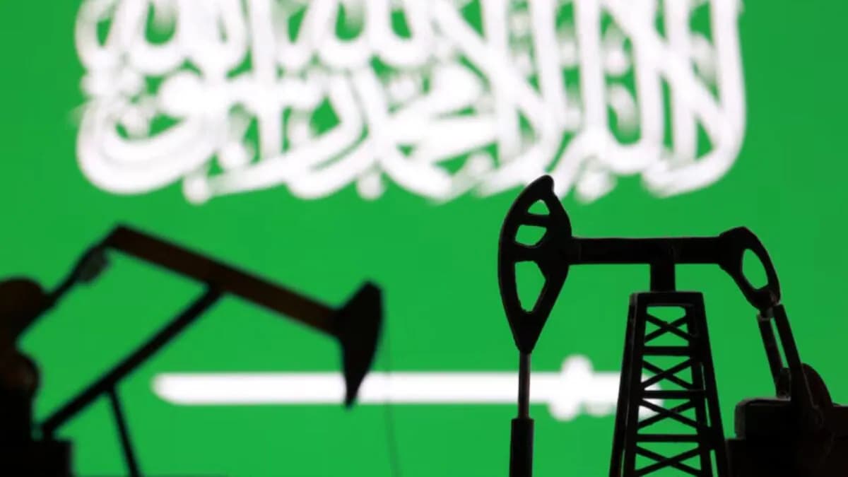 Saudi Arabia's Economy Contracts 4.8% Amid Ongoing Regional Tensions