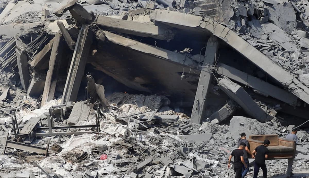Trump Announces Peace Plan for Gaza Involving Hamas Disarmament