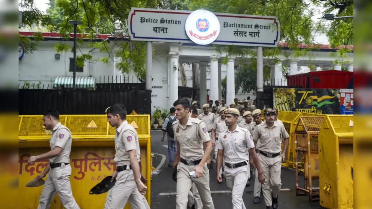 Families of Injured Delhi Police Personnel Share Their Stories Amid Protest Violence