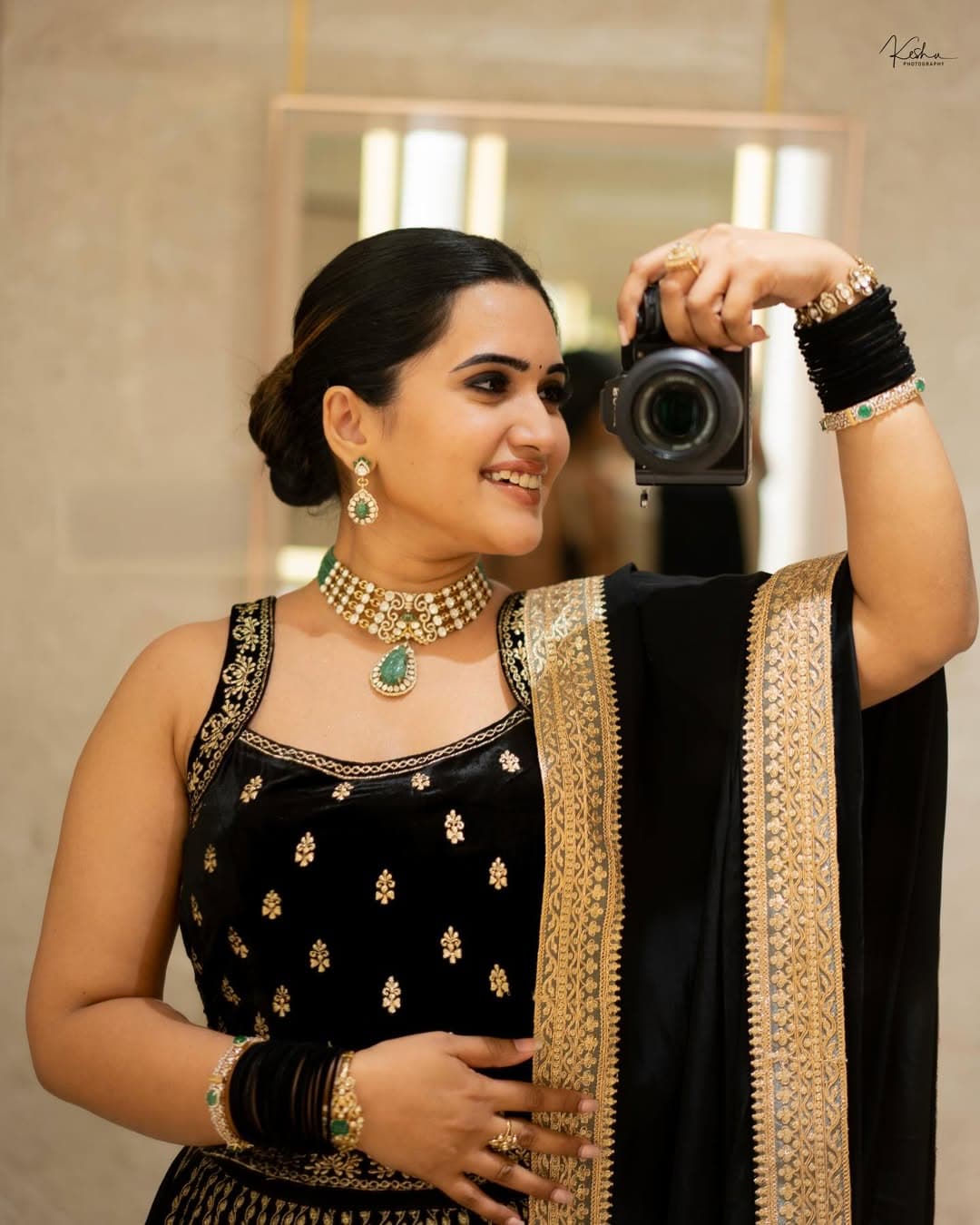 Sravanthi Chokarapu Shared Her Latest Traditional Look See Black Lehanga Photos