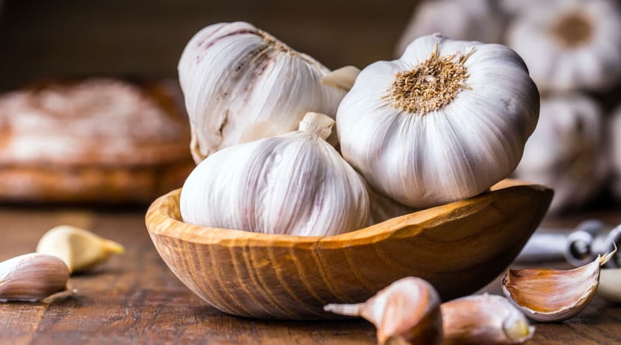 Many Benefits Of Eating Garlic Cloves On An Empty Stomach